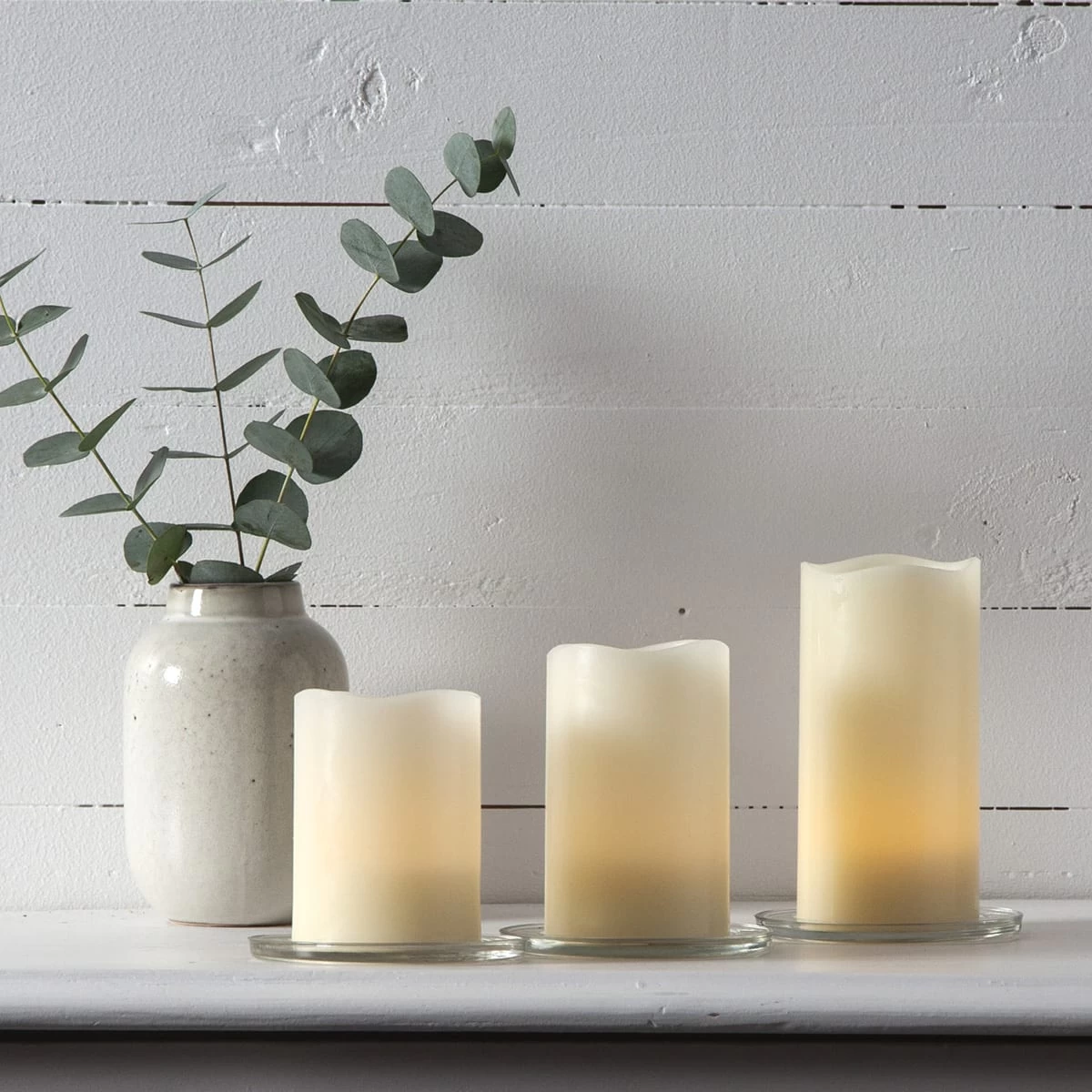 3er LED Kerzenset Mit Fernbedienung In Weiß 3 3er LED Kerzenset Mit Fernbedienung In Weiß – Bild 2