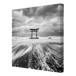 Leinwandbild - Japanisches Torii Im Meer In Schwarz-Weiß -Dekostuck Store wallart leinwandbild japanisches torii im meer in schwarz weiss 5