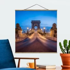 Stoffbild - Kettenbrücke In Budapest Bei Nacht In Orange -Dekostuck Store wallart stoffbild kettenbrucke in budapest bei nacht in orange 1