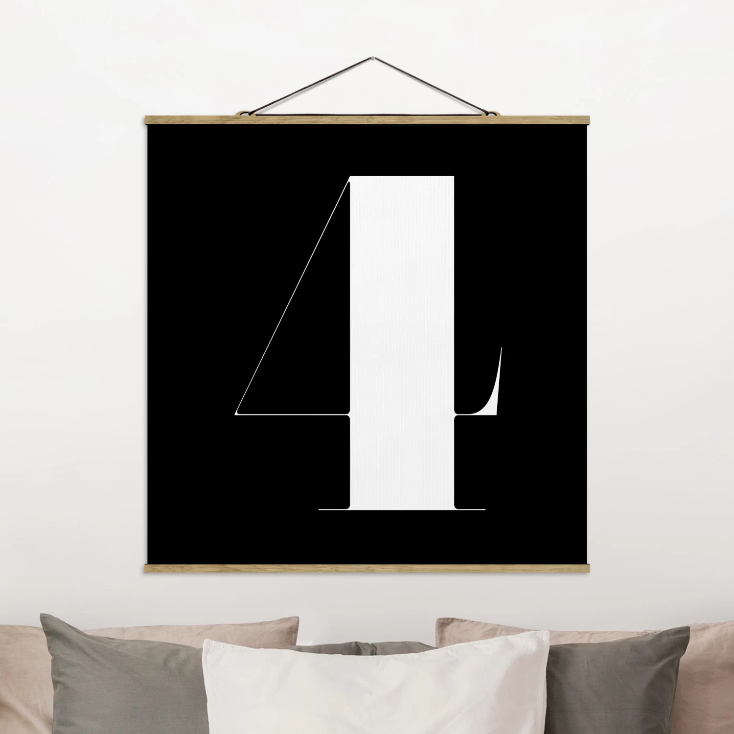 Stoffbild Mit Posterleisten - Antiqua Zahl 4 In Schwarz 4 Stoffbild Mit Posterleisten - Antiqua Zahl 4 In Schwarz – Bild 2